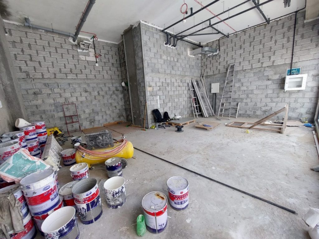 1 Shop In Azizi Riviera